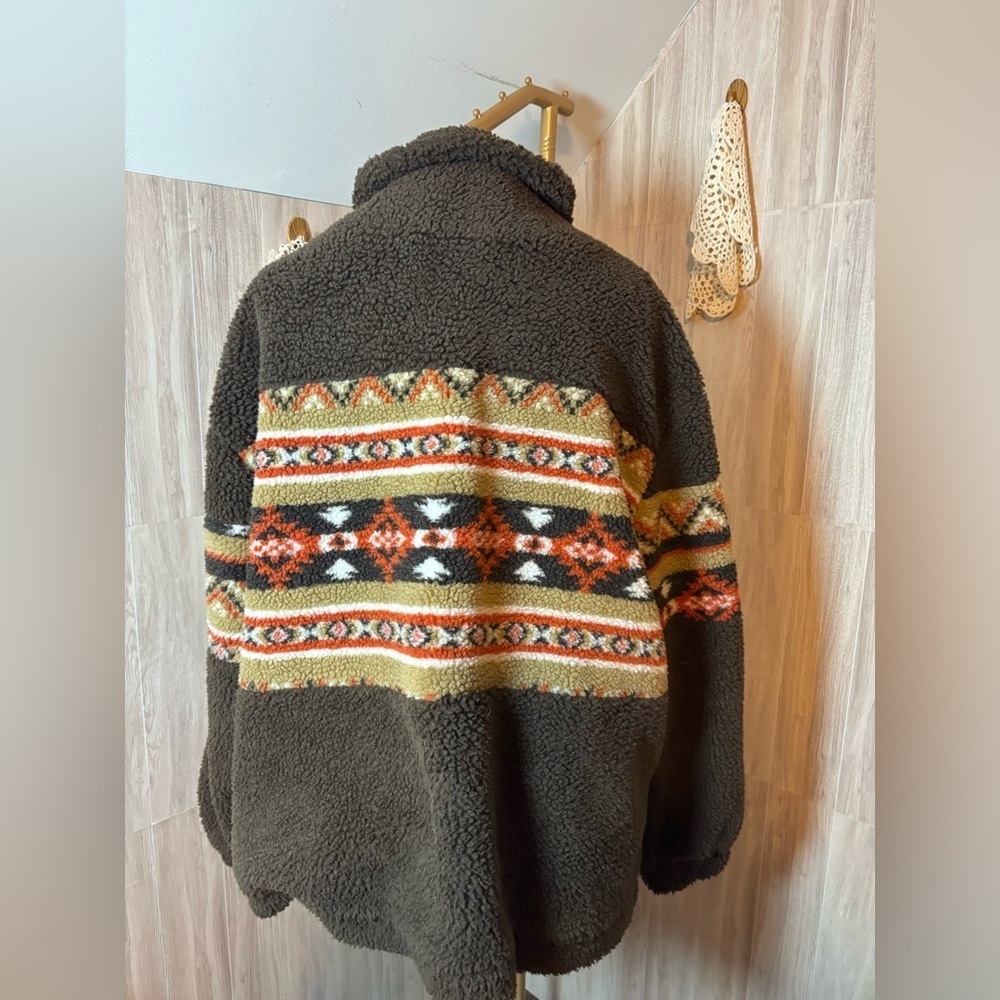 GiGiO Brown Fleece Sherpa Jacket with Tribal Pattern USA - Picture 2 of 11